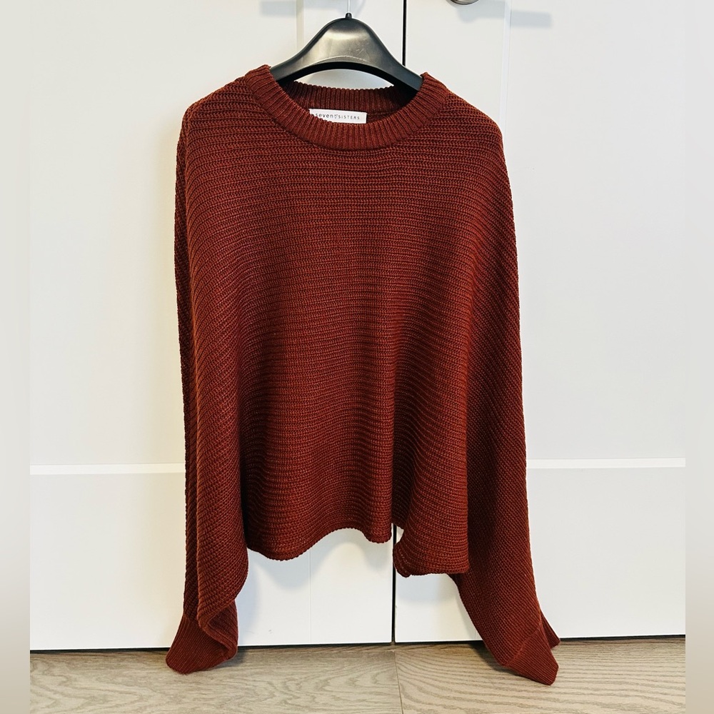 Seven❤️sisters Crochet sweater Size M